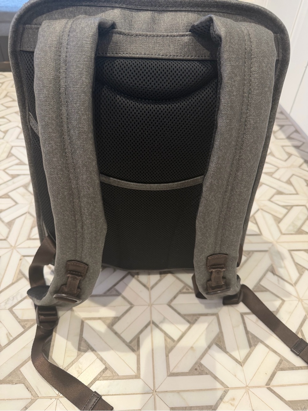 Tumi Alpha 3 Slim Solutions Laptop Brief Pack. Pristine! - Picture 4 of 11